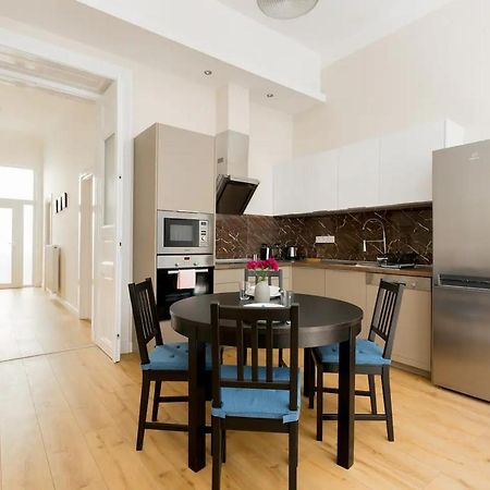 Kresz Geza 29 Westend Station 2 Bedrooms+Living Ac Будапеща Екстериор снимка