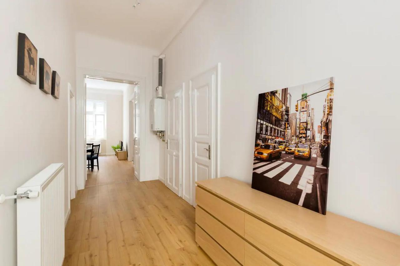 Kresz Geza 29 Westend Station 2 Bedrooms+Living Ac Будапеща Екстериор снимка